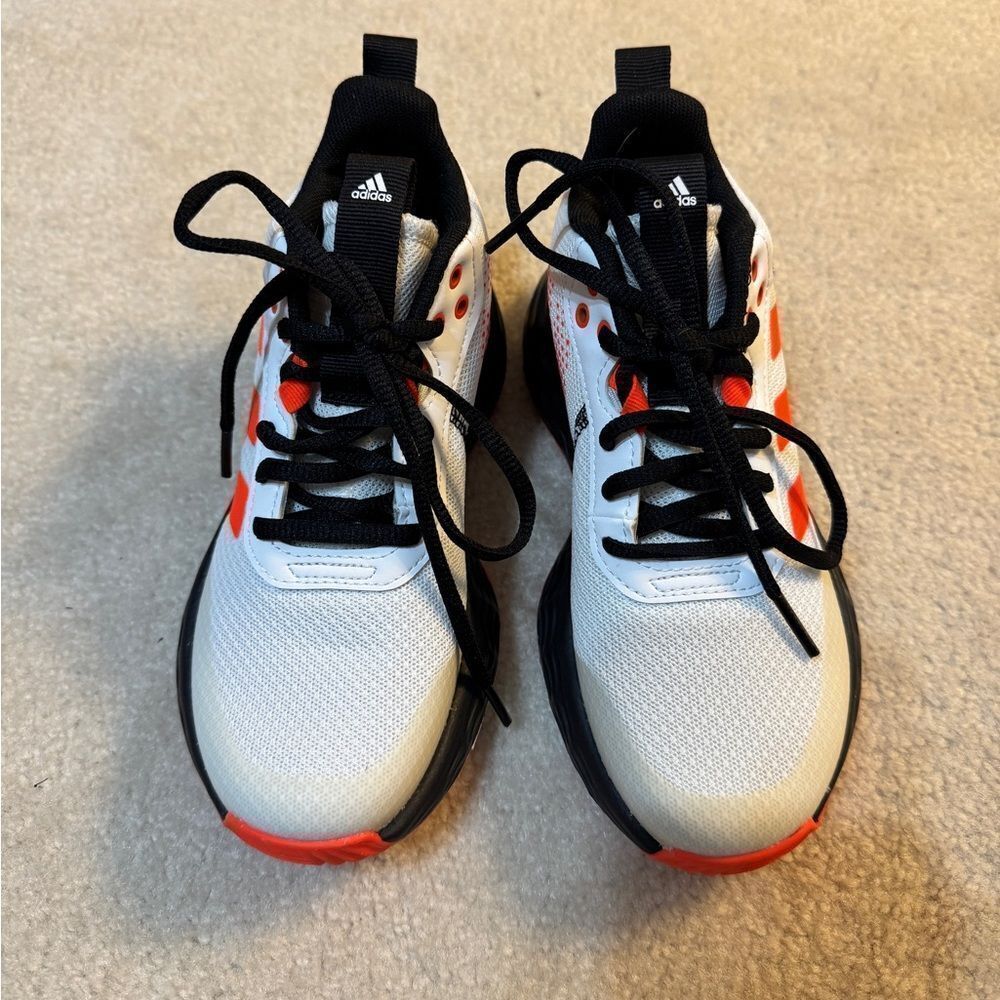 Boys Adidas Own The Game 2.0 J "White Solar Red" Basketball Shoes Sz 13 NWOT
